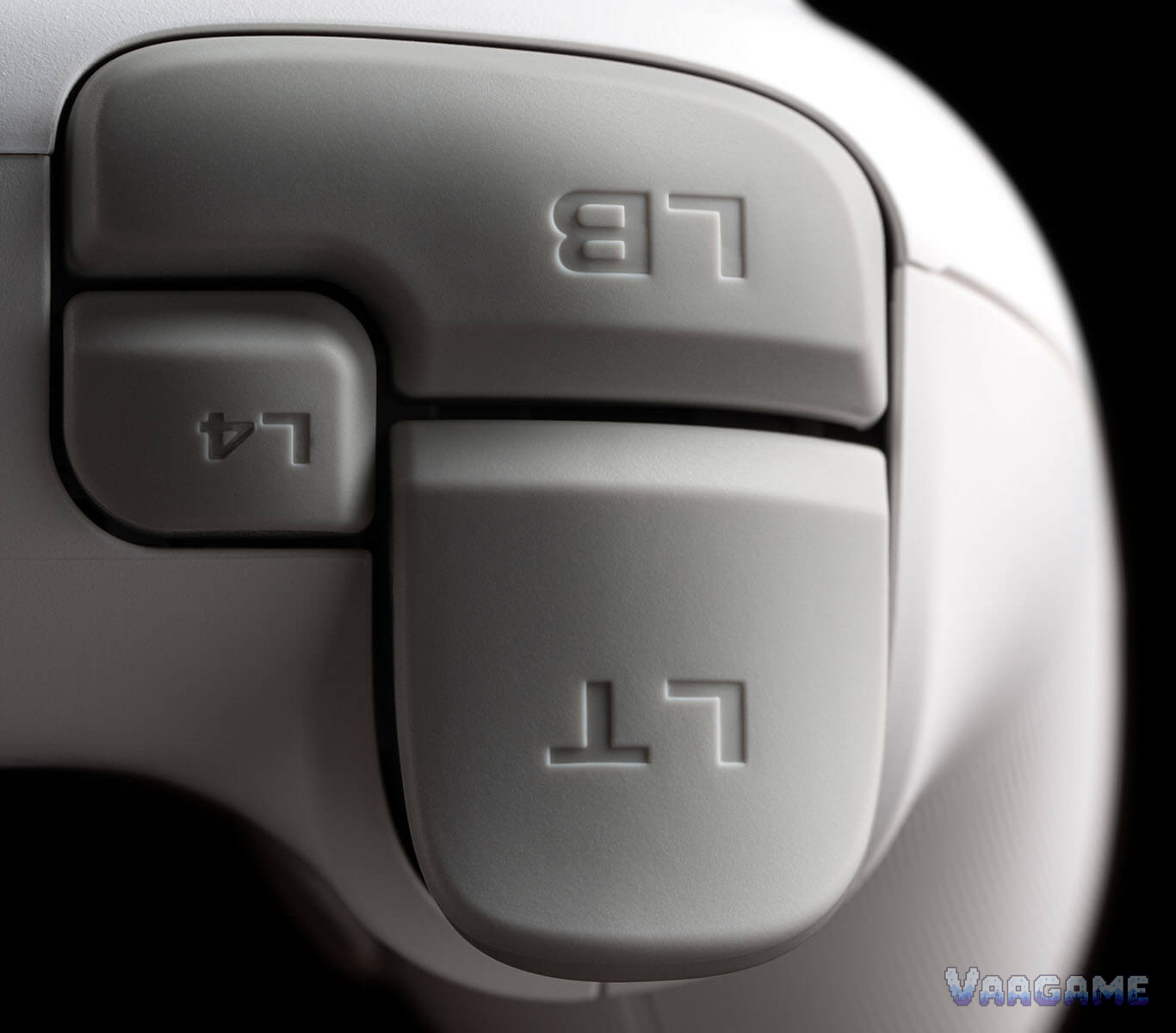 8BitDo Ultimate 3C Plus remappable L4 and R4 fast bumpers official product image