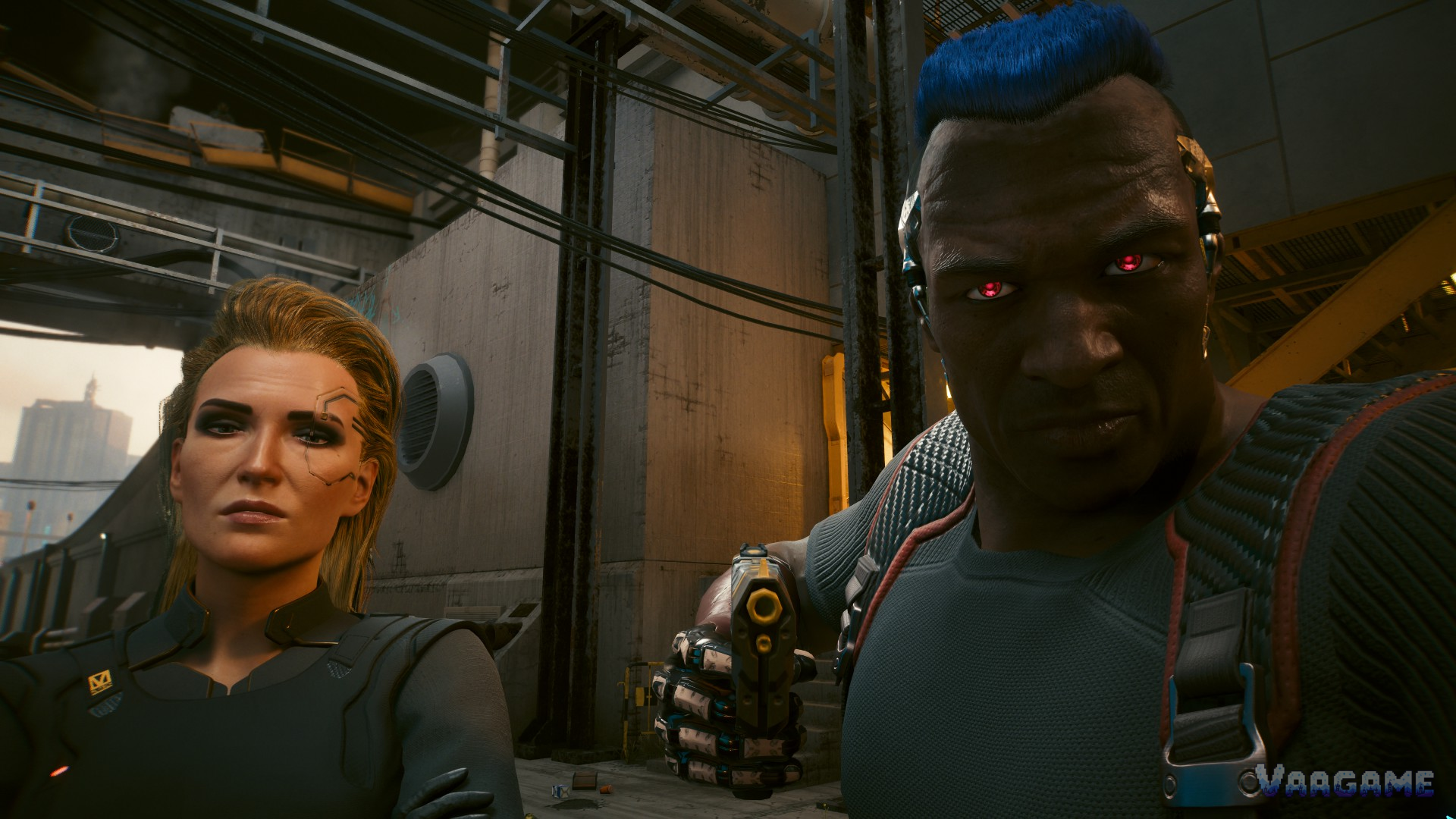 Two characters facing the camera on a street in Cyberpunk 2077