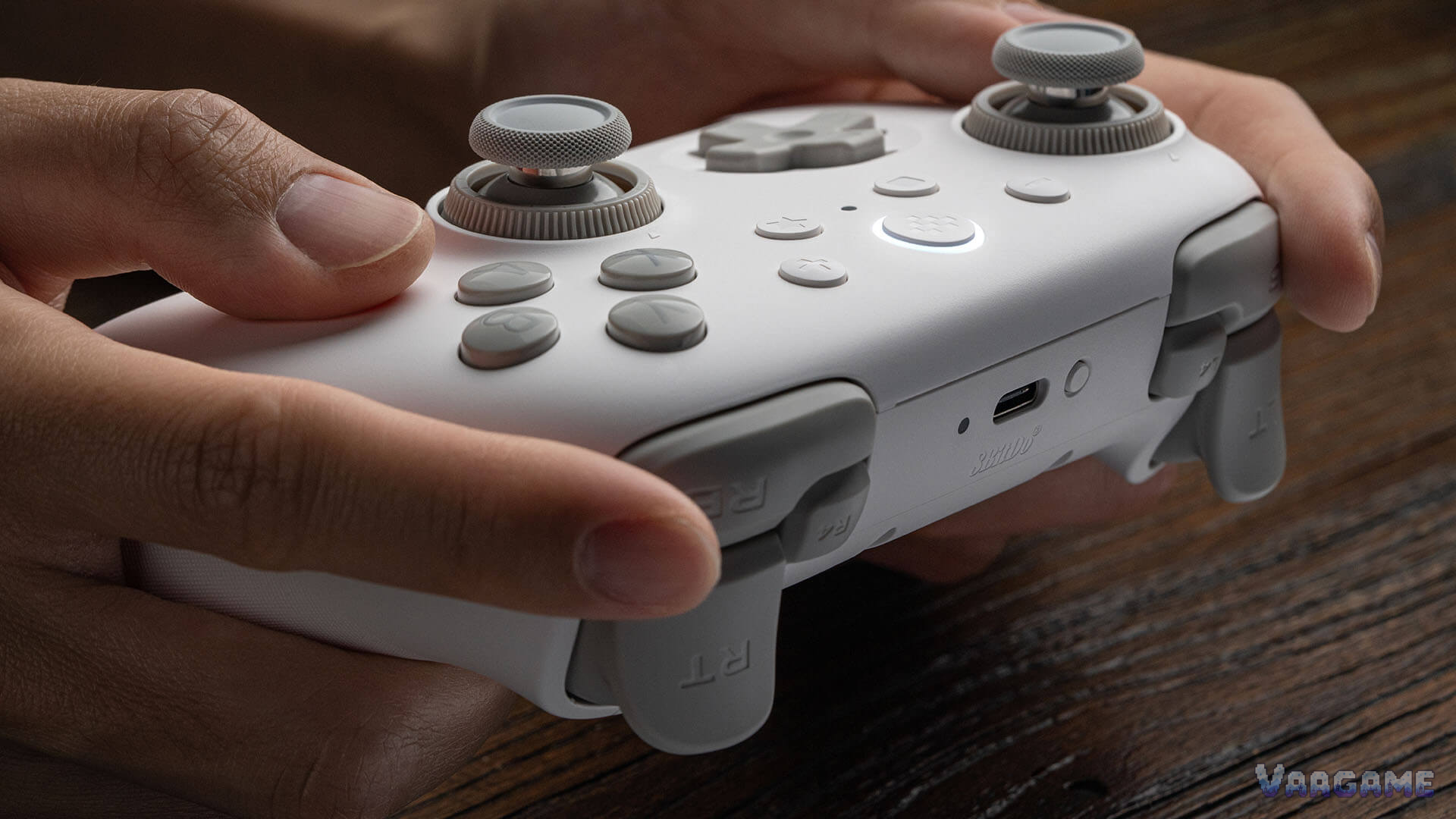 8BitDo Ultimate 3C Plus controller front view official product image
